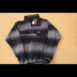 Navy/light blue men’s Patagonia synchilla jacket